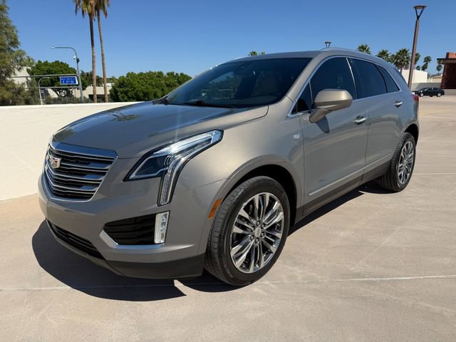 Used 2017 Cadillac XT5 Premium Luxury FWD image 3