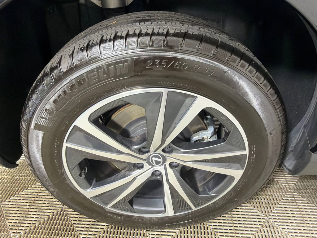 Used 2025 Lexus RX 350 FWD w/ Accessory Package image 17