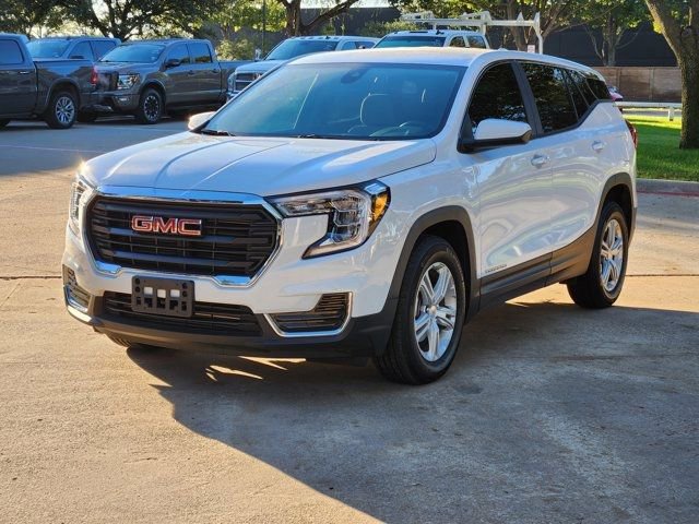 Used 2024 GMC Terrain SLE image 11