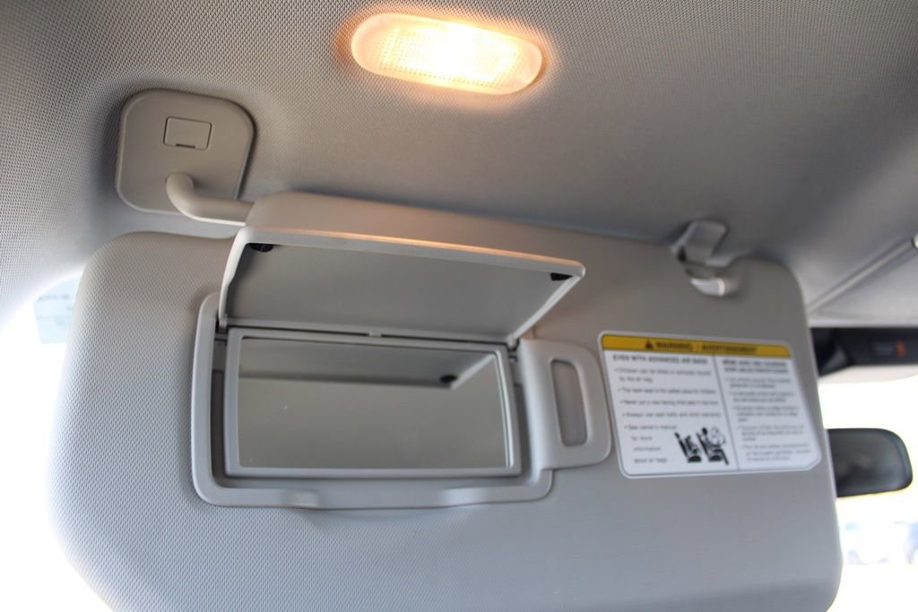 Used 2022 Mitsubishi Outlander SE image 46