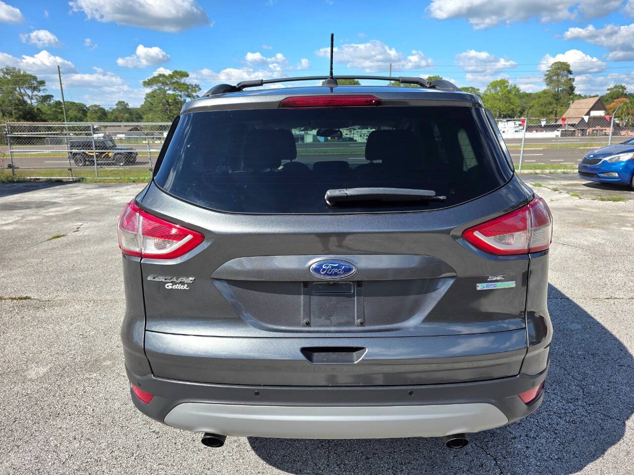 Used 2015 Ford Escape SE w/ Equipment Group 201A FWD image 3