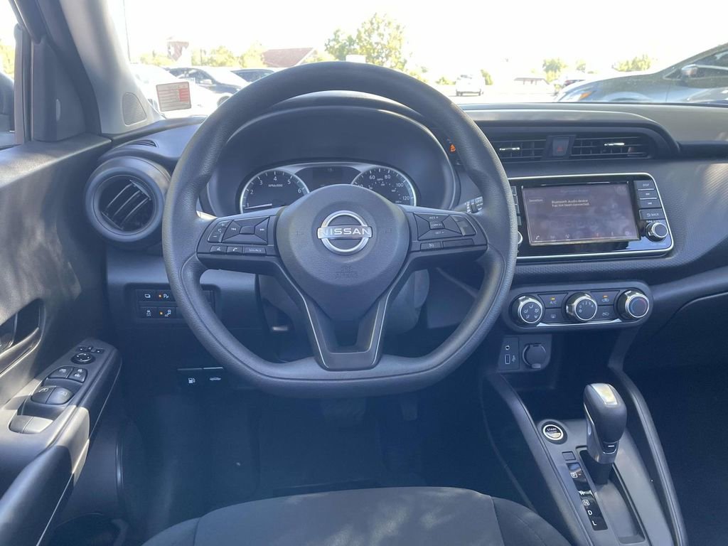 Used 2025 Nissan Kicks Play S image 11