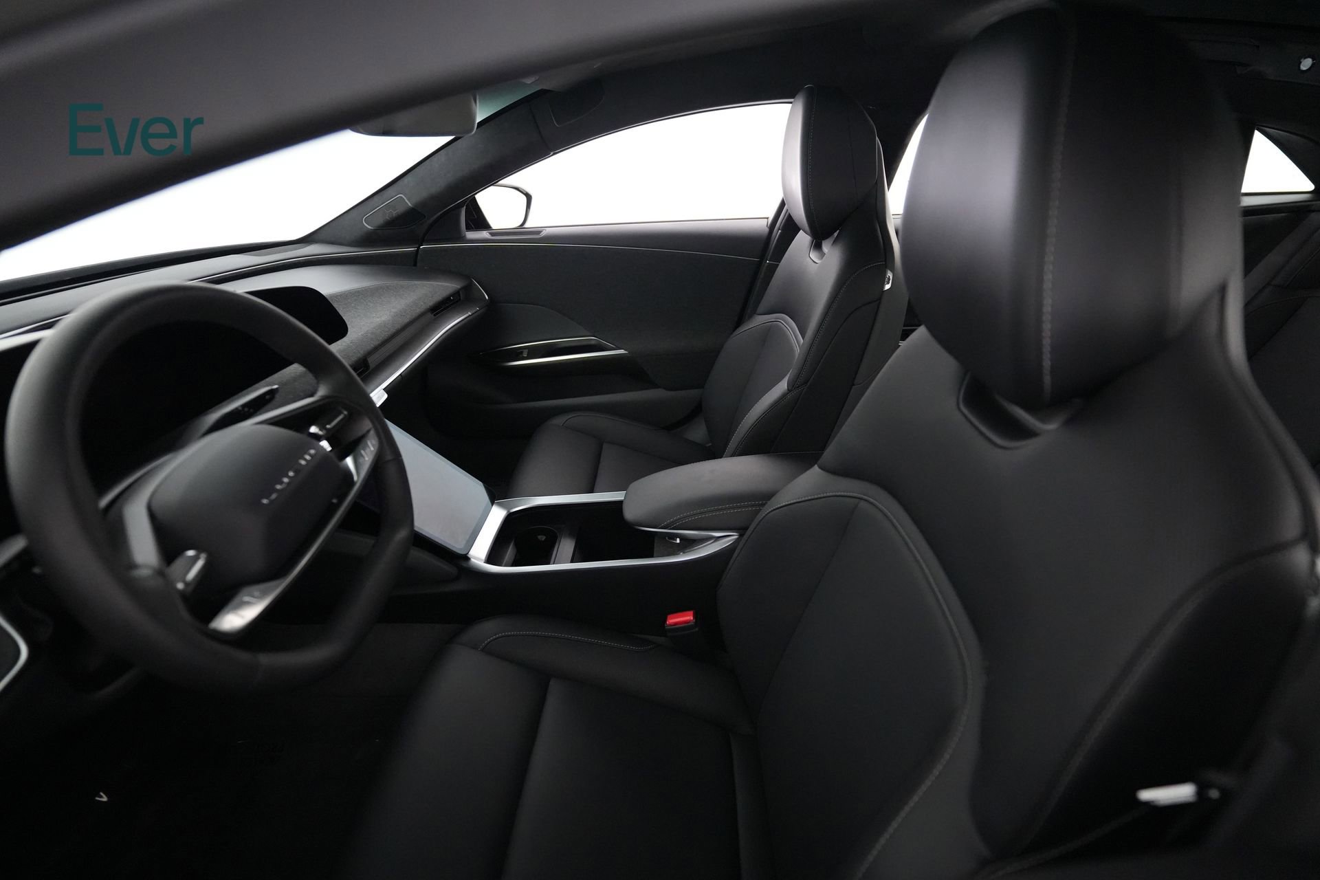 Used 2024 Lucid Air Touring image 4