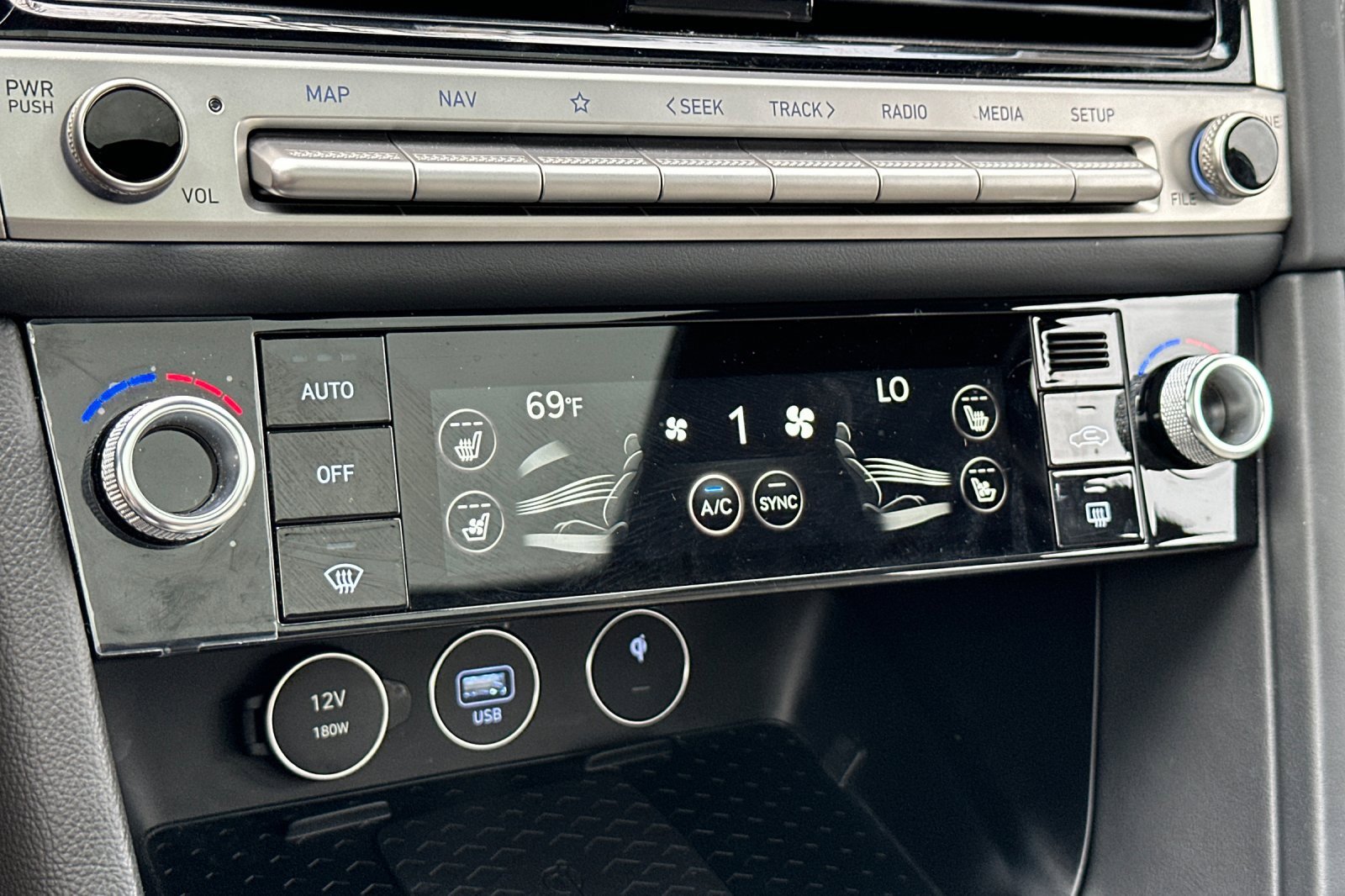 Used 2025 Genesis G70 2.5T w/ Sport Prestige Package image 21