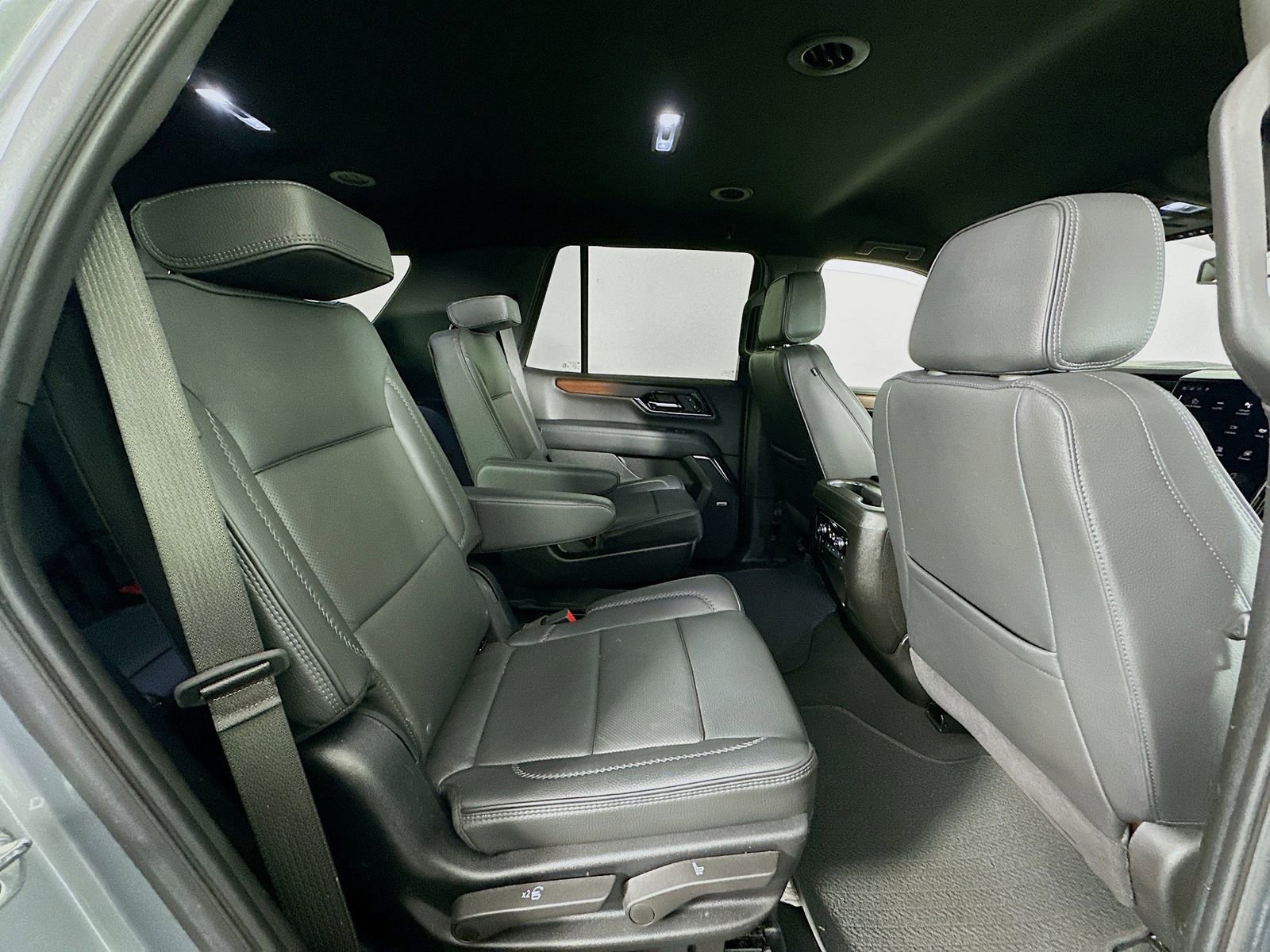 Used 2025 GMC Yukon Denali image 30