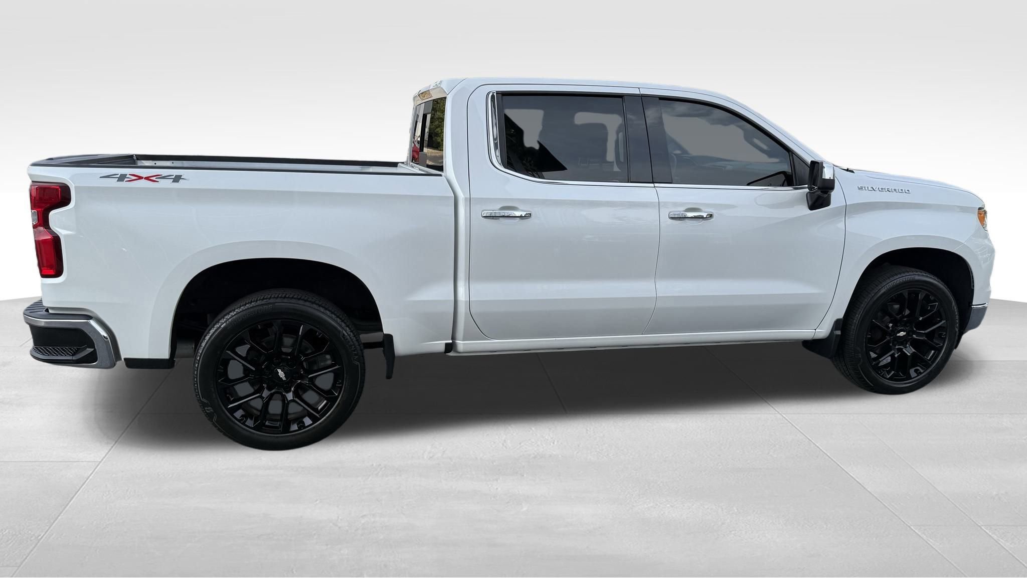 Used 2023 Chevrolet Silverado 1500 LTZ w/ LTZ Convenience Package II image 9