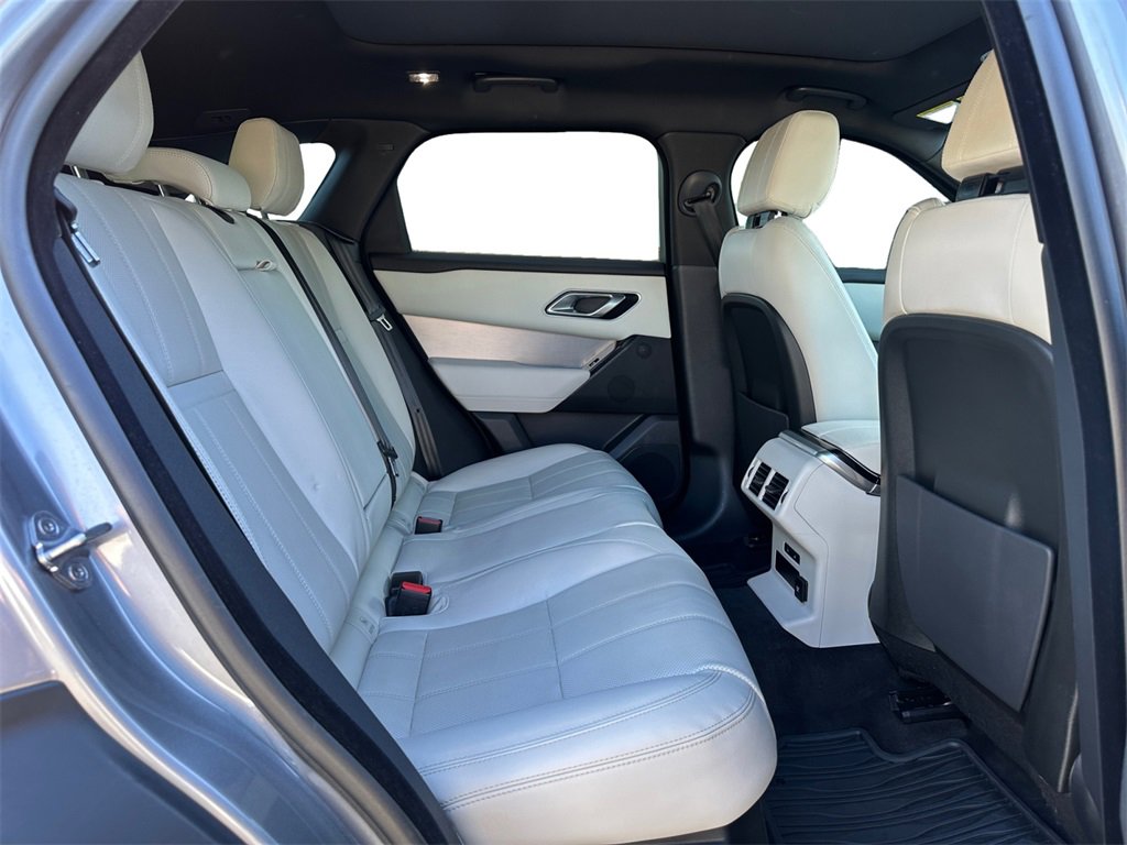 Used 2020 Land Rover Range Rover Velar R-Dynamic S image 17