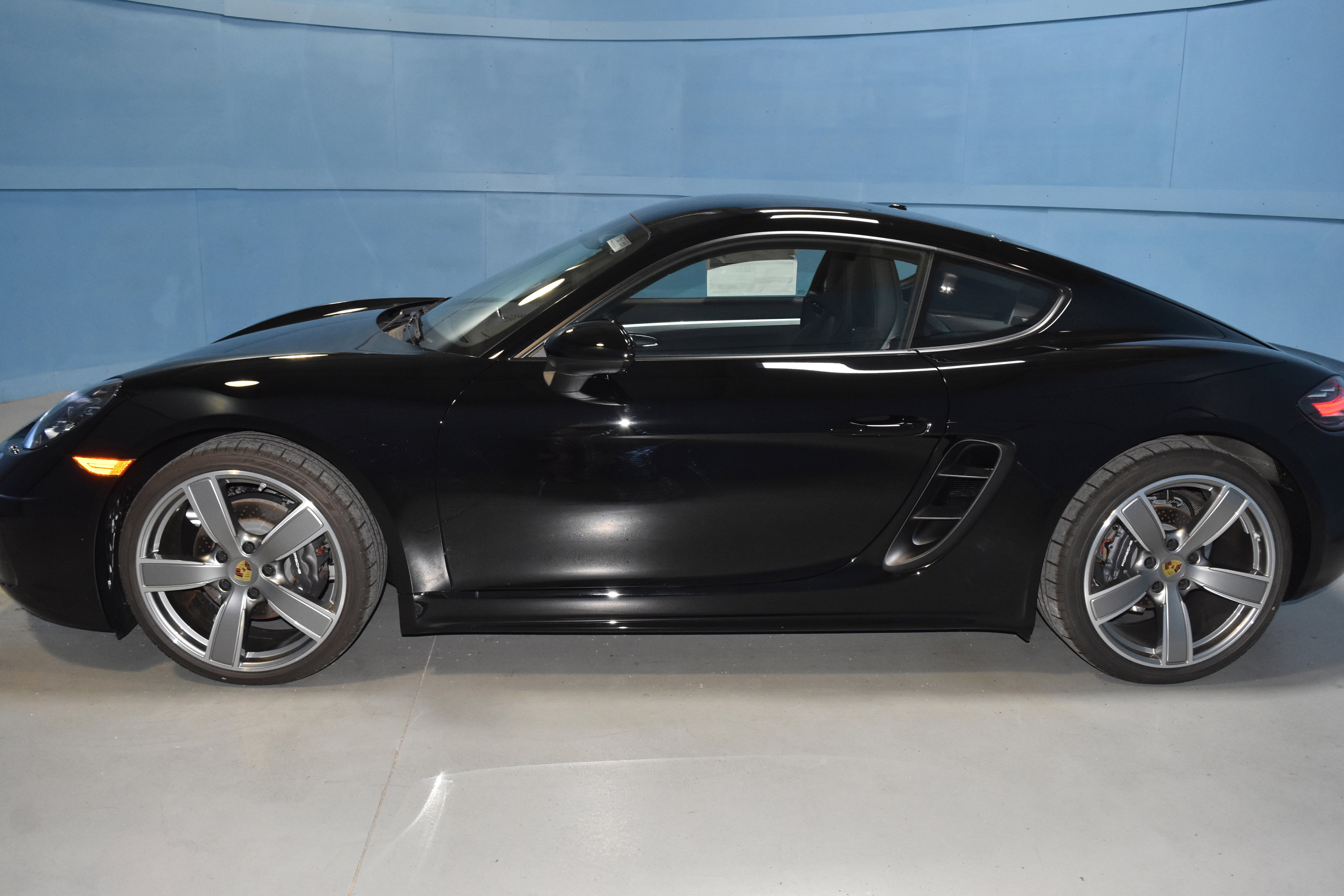 New 2025 Porsche 718 Cayman image 2