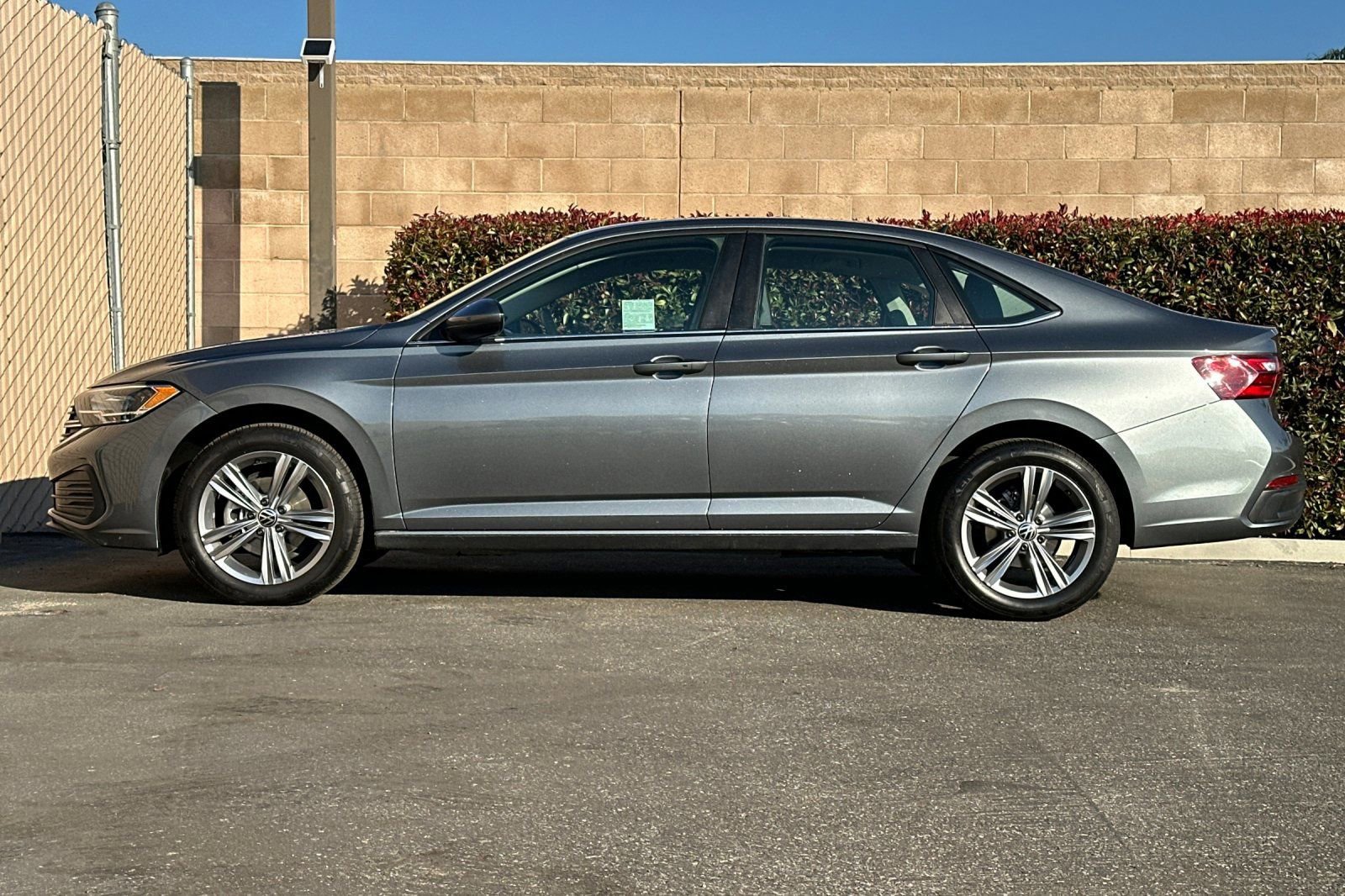 Used 2024 Volkswagen Jetta SE image 7