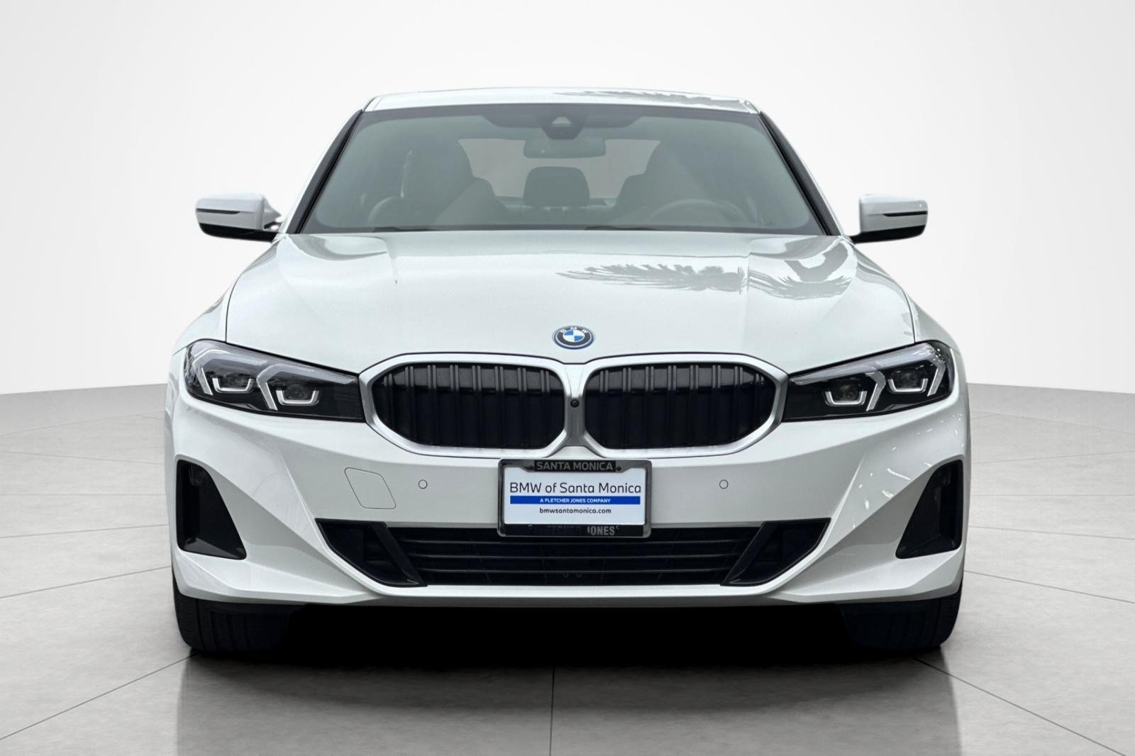 Used 2023 BMW 330e w/ Premium Package RWD image 8