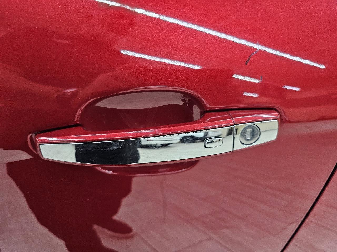 Used 2015 Cadillac SRX Premium w/ Driver Assist Package image 12