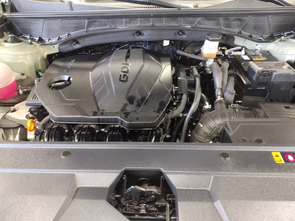 Certified 2024 Hyundai Santa Cruz SEL image 9