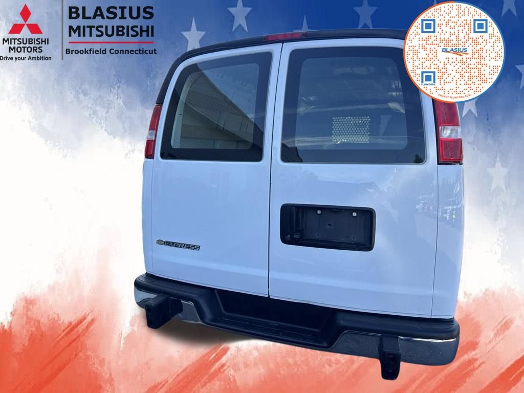 Used 2024 Chevrolet Express 2500 w/ Driver Convenience Package RWD image 10