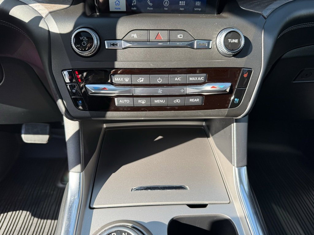 Used 2020 Ford Explorer Platinum image 31