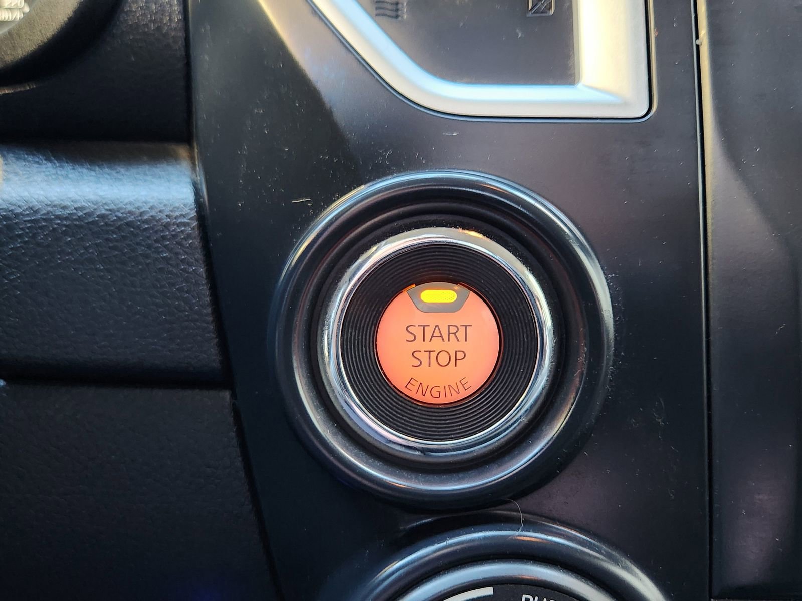 Used 2019 Nissan Titan S w/ S Utility Package image 25