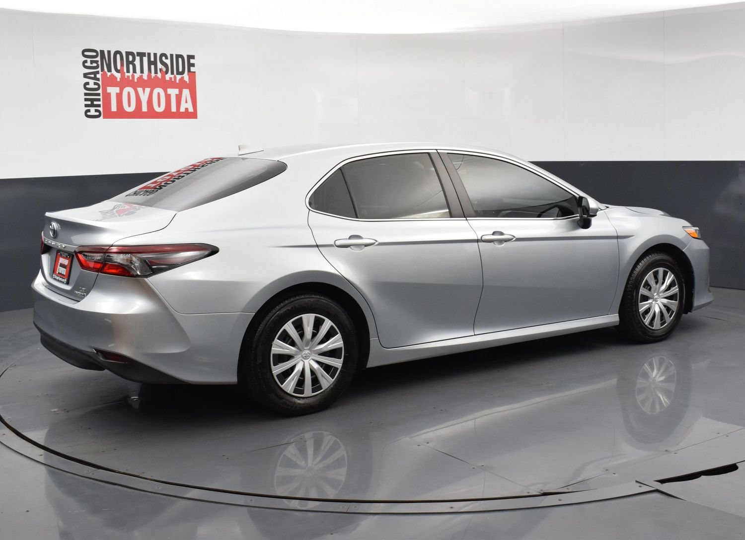 Used 2023 Toyota Camry LE FWD image 4