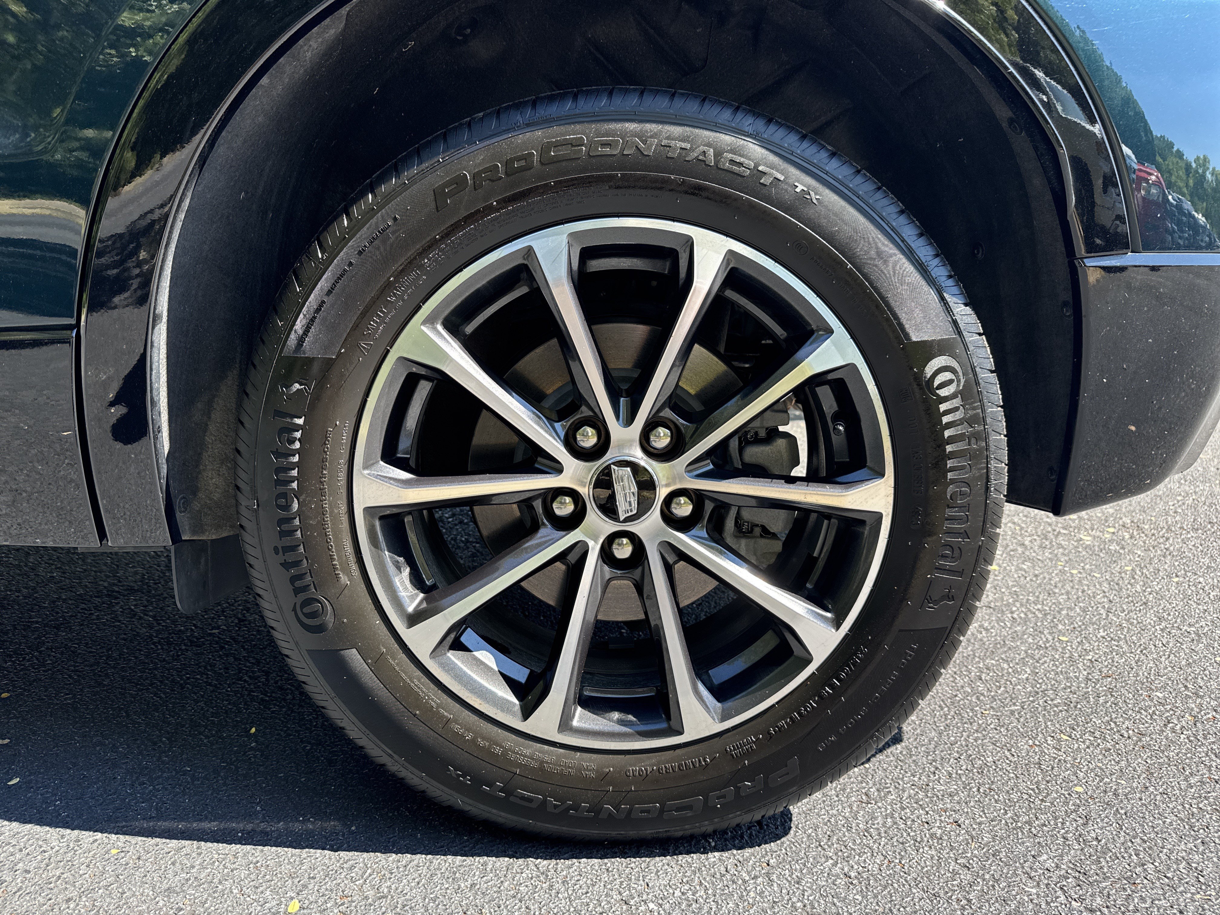 Used 2024 Cadillac XT4 Sport w/ Active Safety Package AWD/4WD image 19