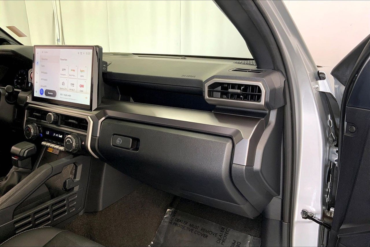 Used 2025 Toyota 4Runner TRD Off-Road Premium AWD/4WD image 16