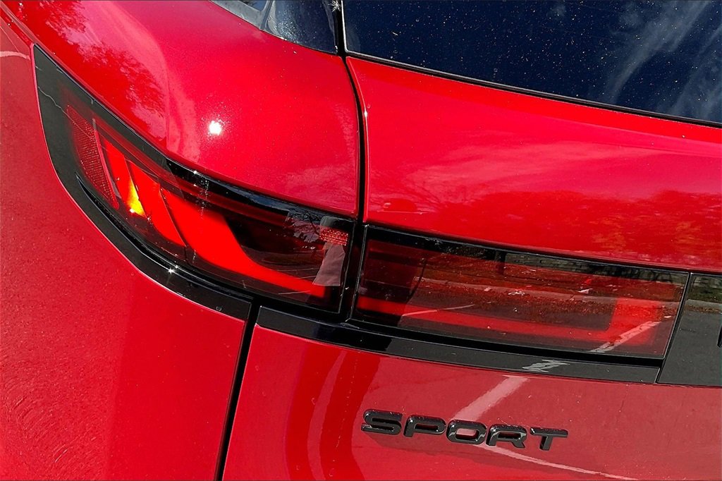 Used 2025 Land Rover Range Rover Sport Dynamic SE image 22