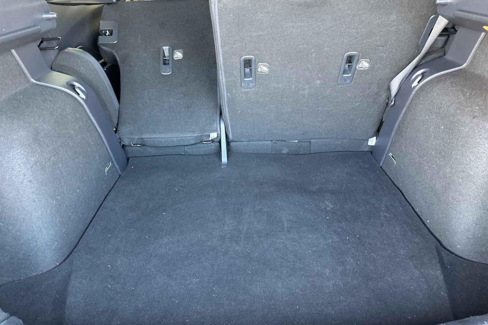 Used 2020 Nissan Kicks SR FWD image 15