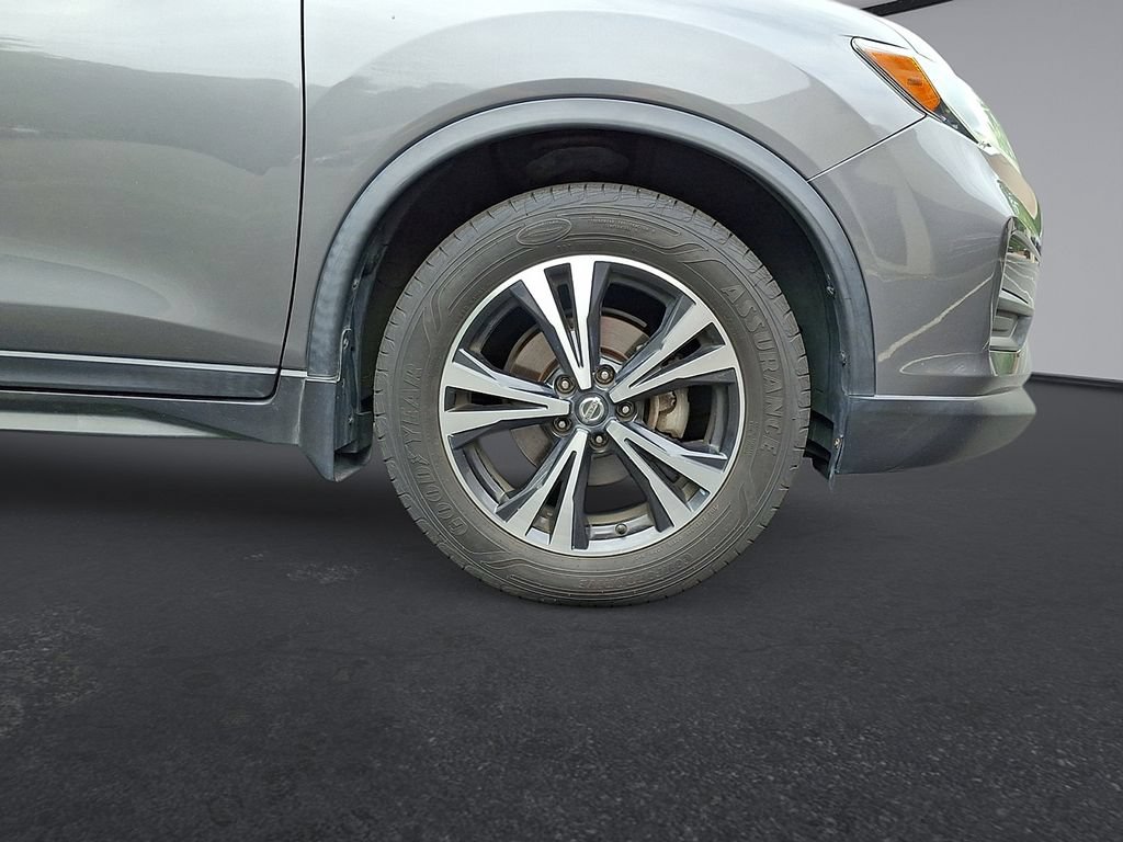 Used 2019 Nissan Rogue SV w/ Premium Package FWD image 27