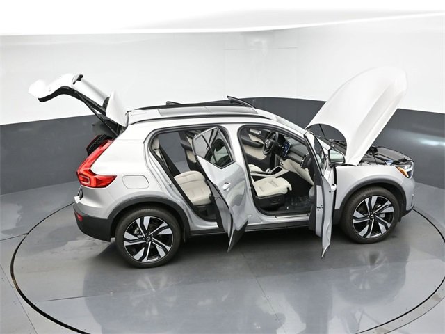 Used 2024 Volvo XC40 B5 Plus w/ Protection Package Premier image 47