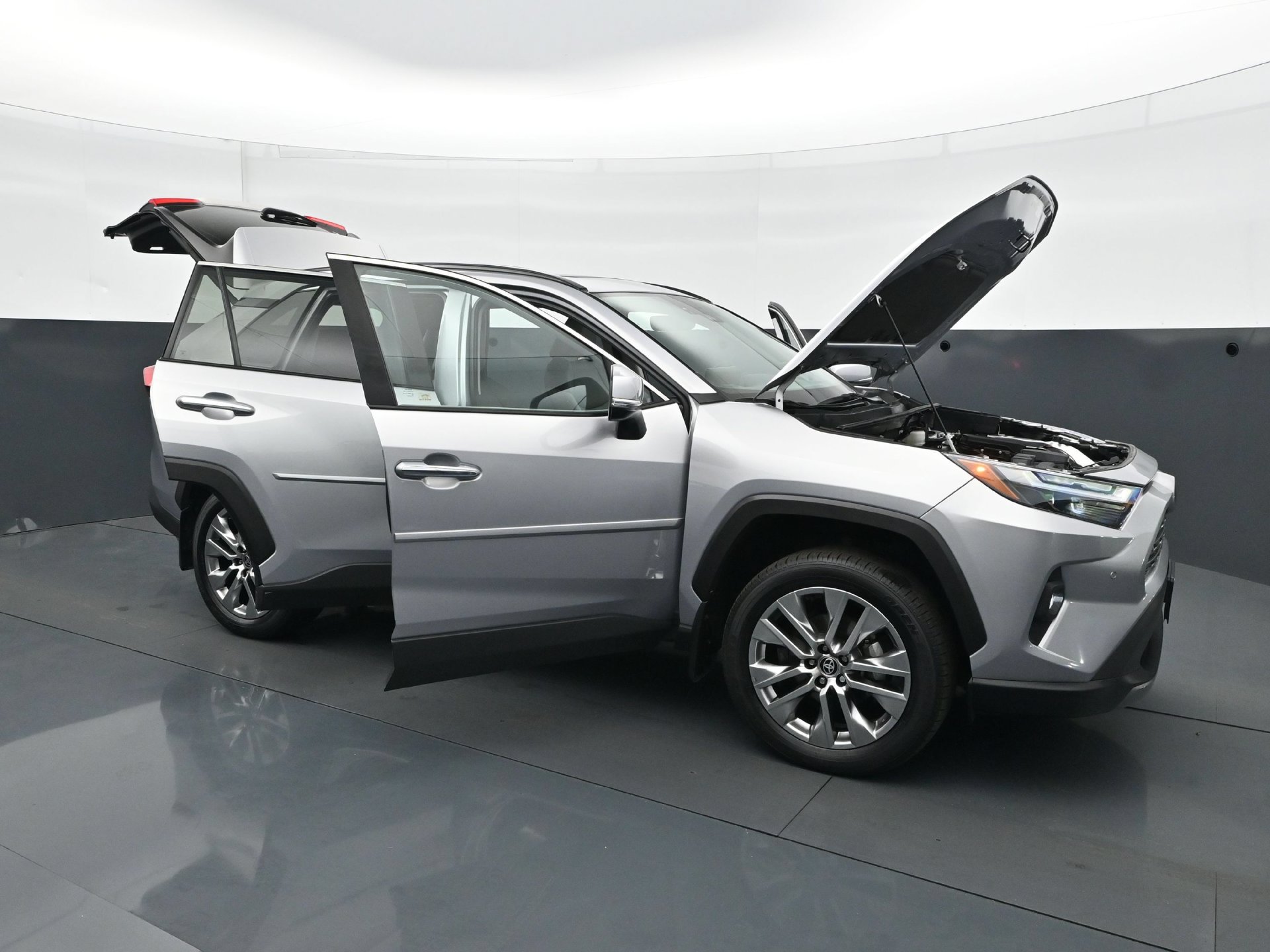 Used 2024 Toyota RAV4 Limited w/ Weather Package AWD/4WD image 40
