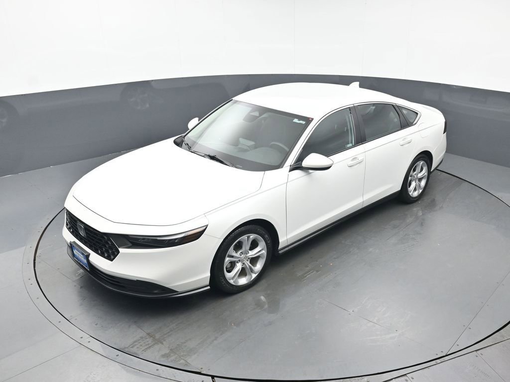 Used 2023 Honda Accord LX image 32