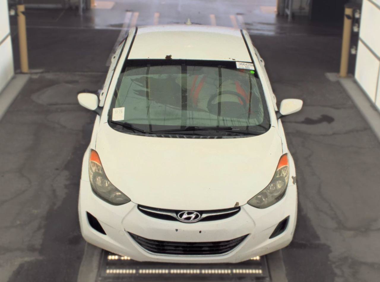 Used 2013 Hyundai Elantra GLS FWD image 2