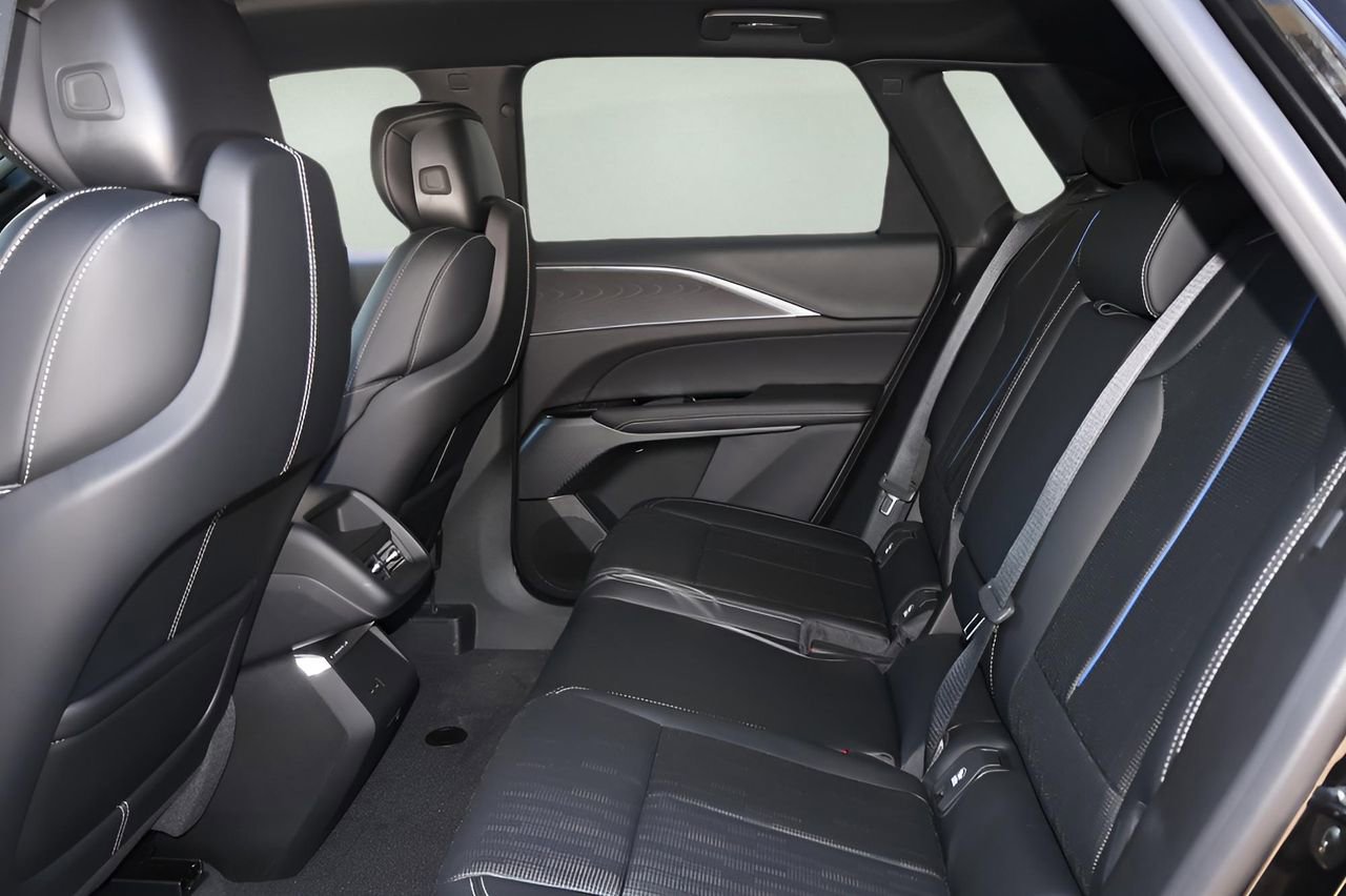 New 2026 Cadillac Lyriq Sport image 14