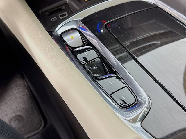 Used 2023 Buick Enclave Essence AWD/4WD image 18