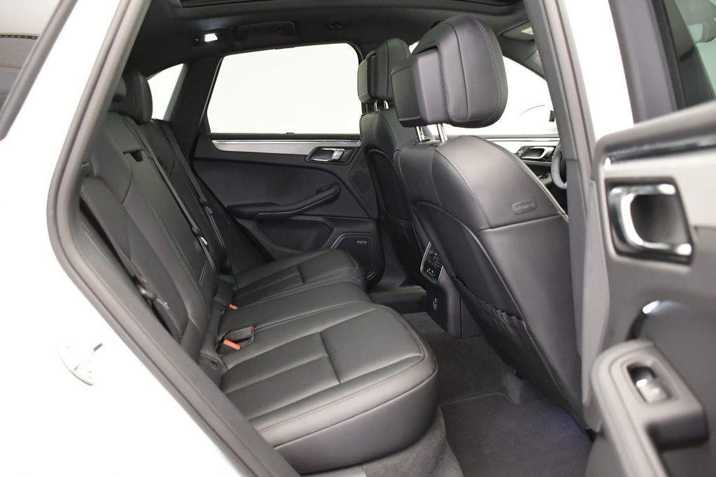 Used 2026 Porsche Macan AWD/4WD image 56