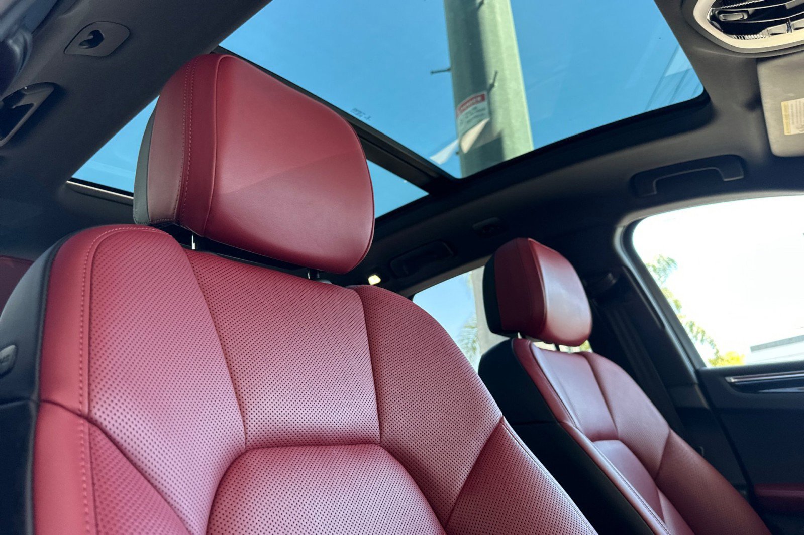 Certified 2023 Porsche Macan S AWD/4WD image 17