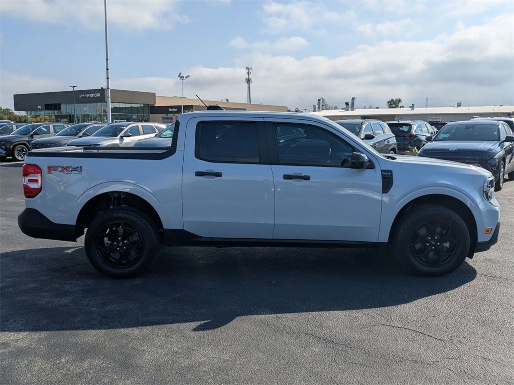 Used 2025 Ford Maverick XLT w/ XLT Luxury Package image 4