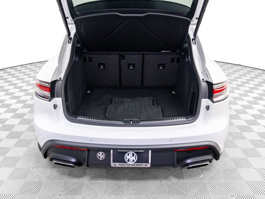 Certified 2025 Porsche Macan image 32