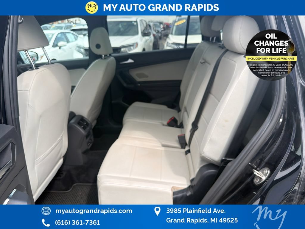 Used 2020 Volkswagen Tiguan SE R-Line w/ 3rd Row Seat Package AWD/4WD image 29