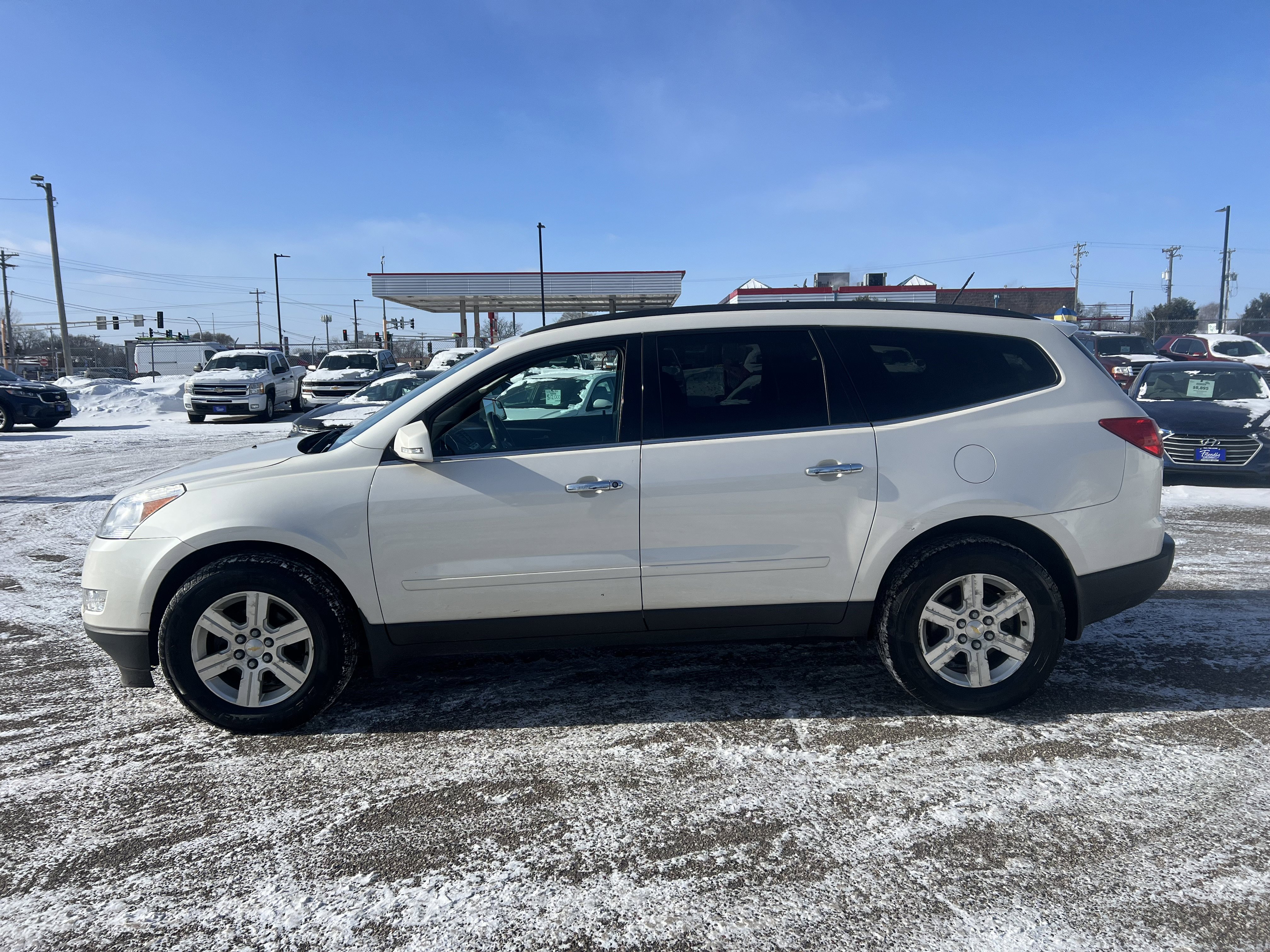 Used 2011 Chevrolet Traverse LT w/ Personal Connectivity Package image 4