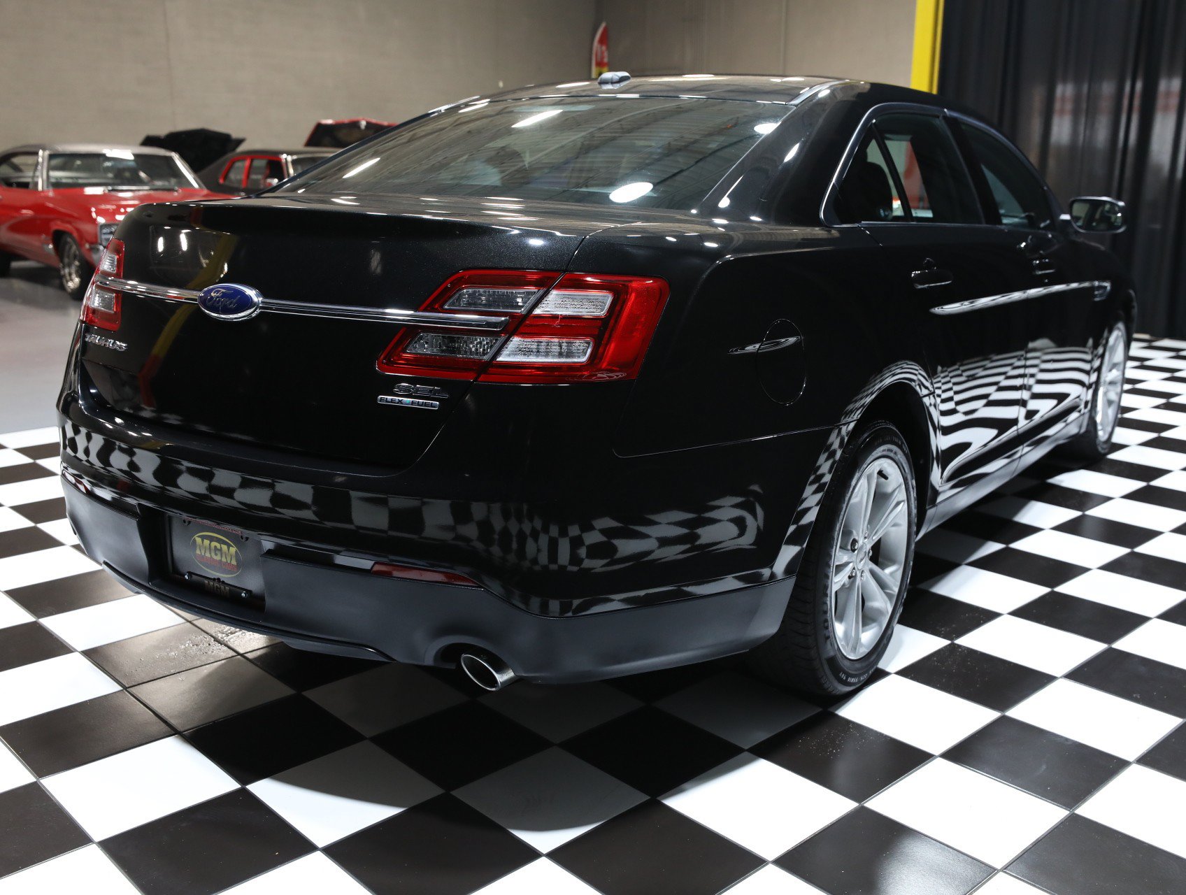 Used 2013 Ford Taurus SEL FWD image 18