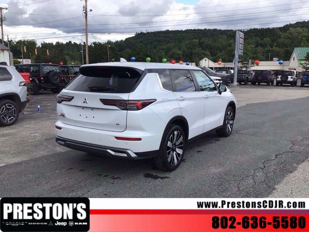 Used 2025 Mitsubishi Outlander SE AWD/4WD image 7
