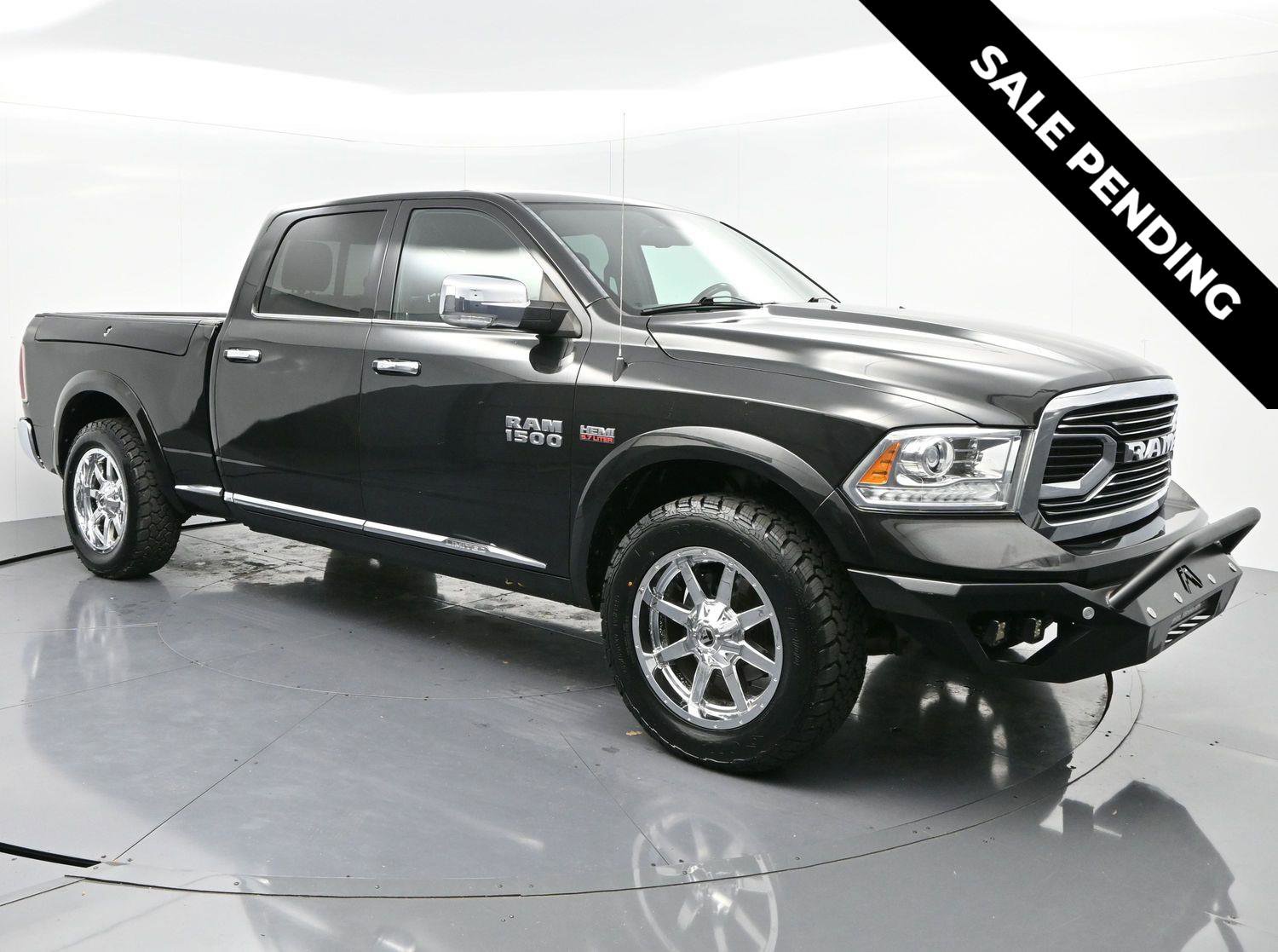 Used 2018 RAM 1500 Limited image 1
