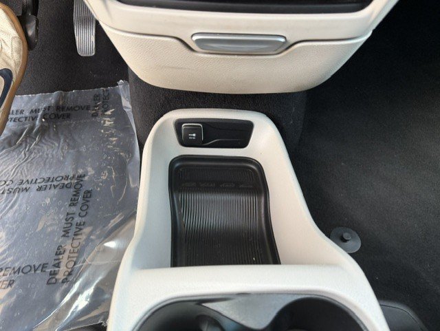Used 2023 Chrysler Voyager LX FWD image 23