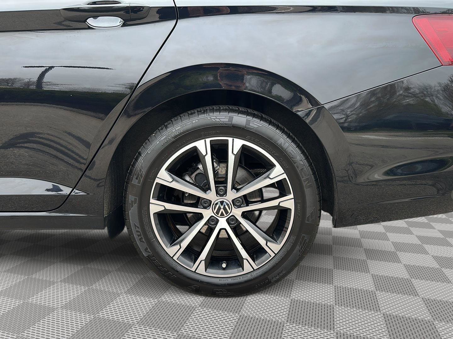 Used 2024 Volkswagen Jetta Sport FWD image 10