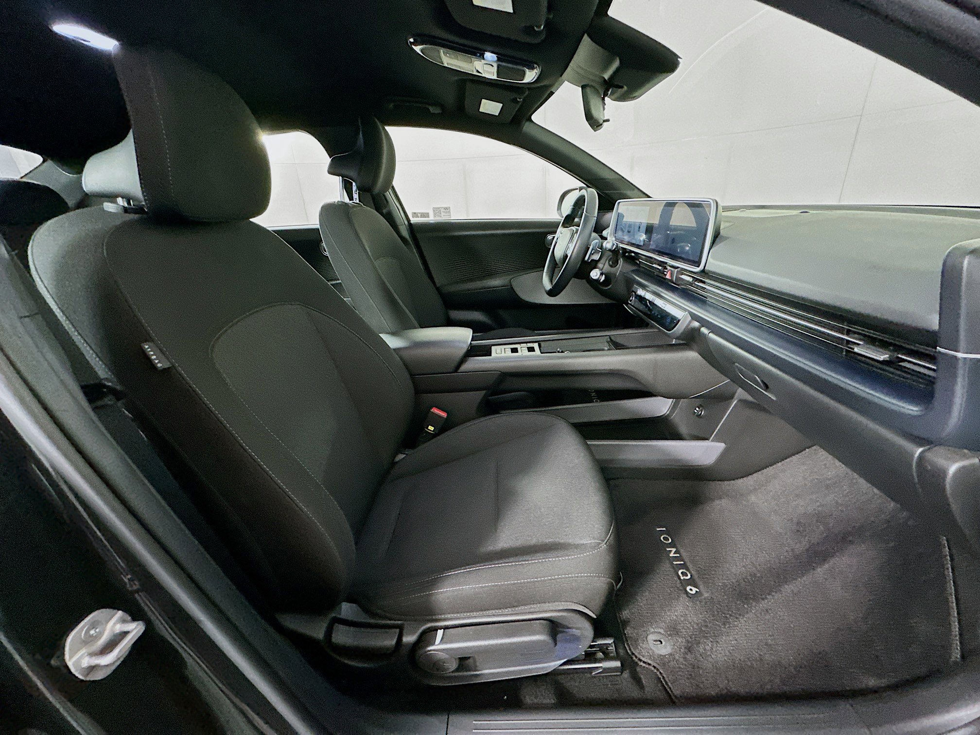 Used 2024 Hyundai Ioniq 6 SE image 31