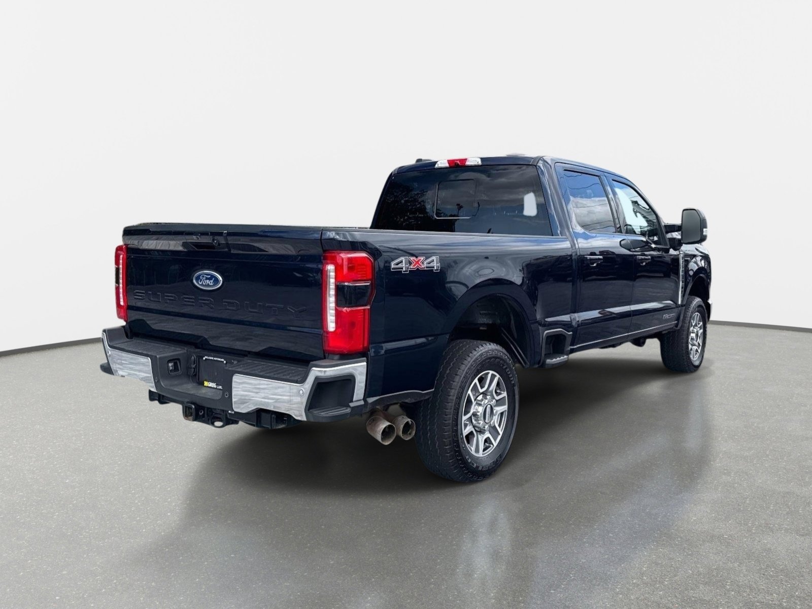 Used 2024 Ford F250 Lariat AWD/4WD image 3