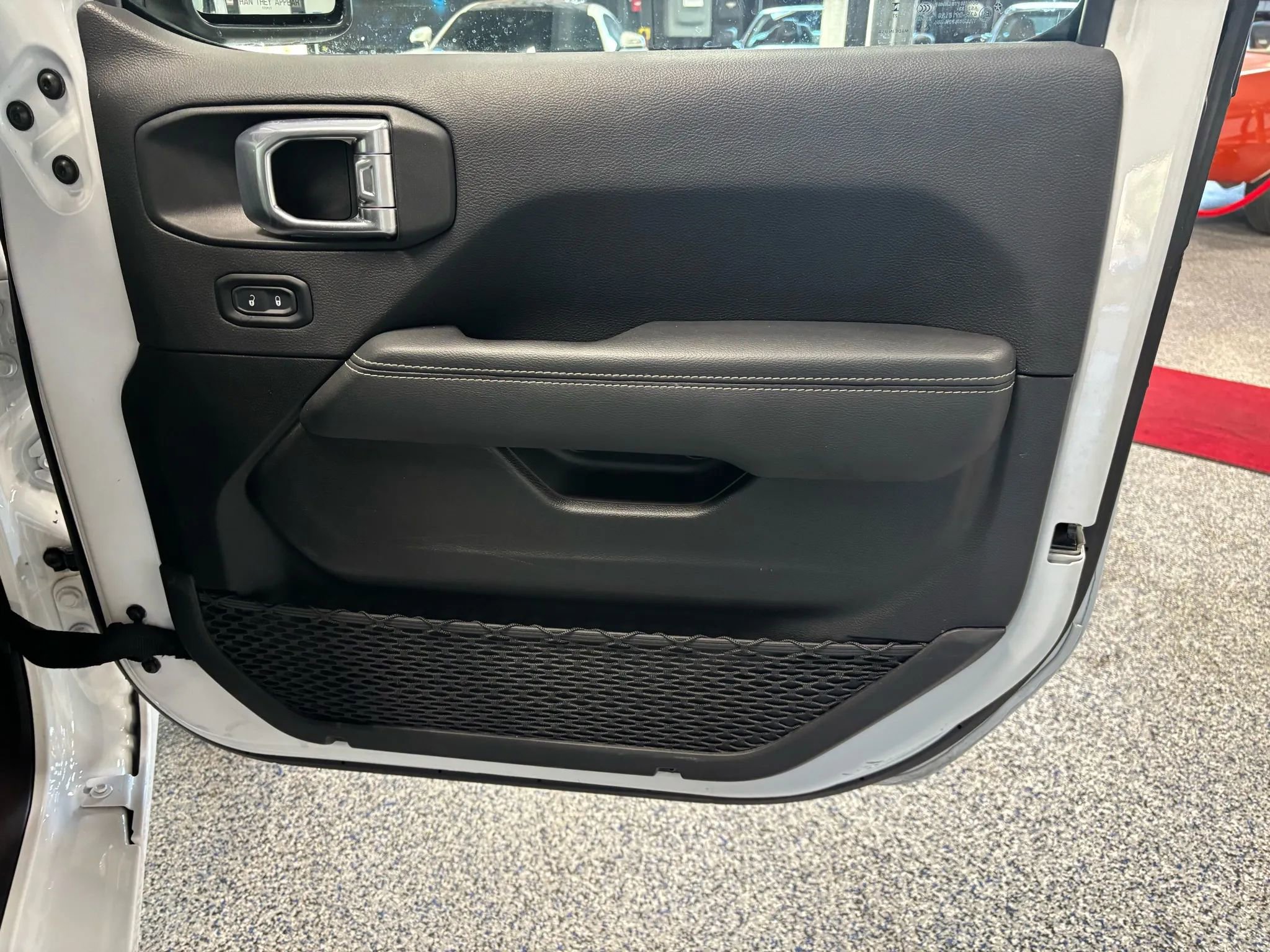 Used 2023 Jeep Gladiator Overland image 13