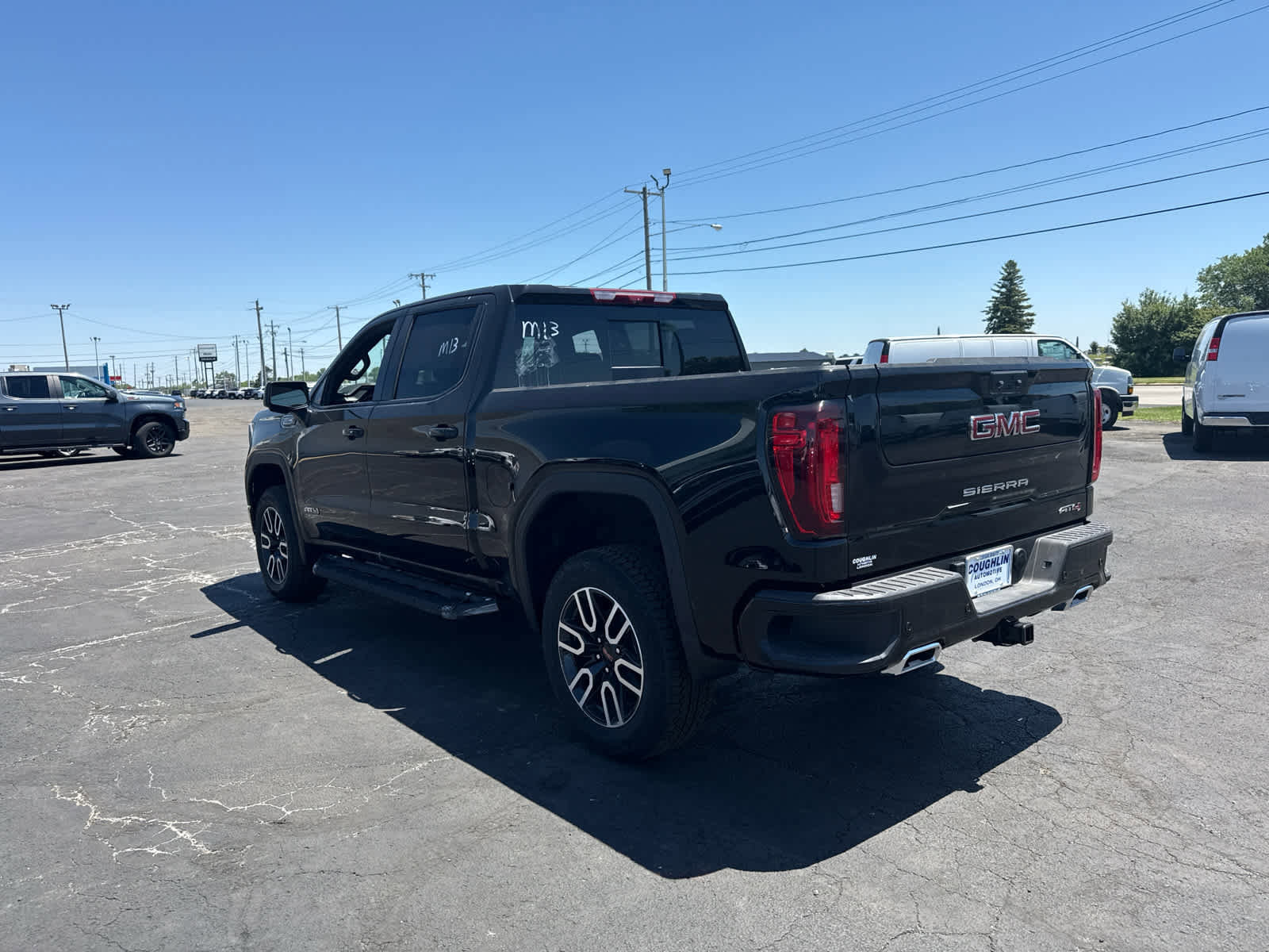 New 2026 GMC Sierra 1500 AT4 w/ AT4 Premium Package AWD/4WD image 3