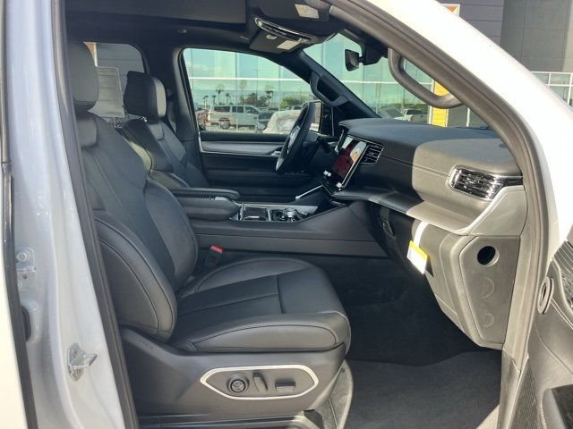 New 2025 Jeep Wagoneer L Series II image 23