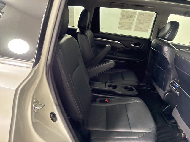 Used 2018 Toyota Highlander Limited Platinum image 22