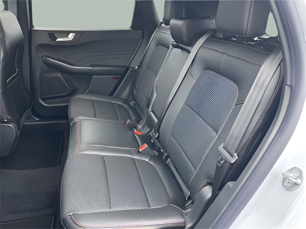 New 2025 Ford Escape ST-Line w/ Tech Pack #1 image 32