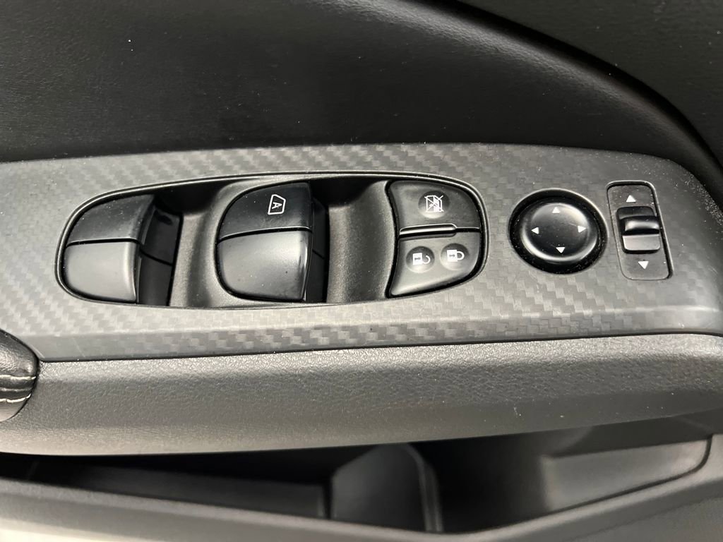 Used 2024 Nissan Altima 2.5 SV image 12